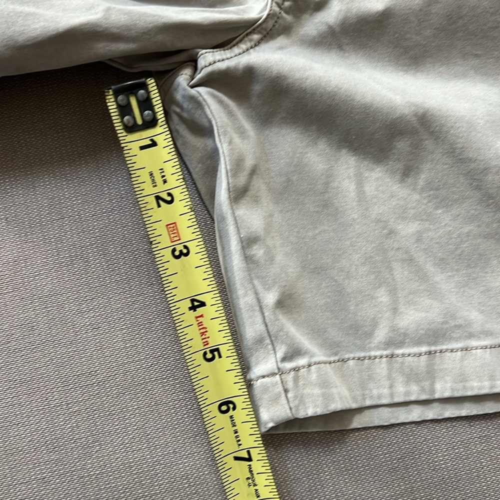 Vineyard Vines Tan Flat Front Men Shorts - Picture 6 of 6